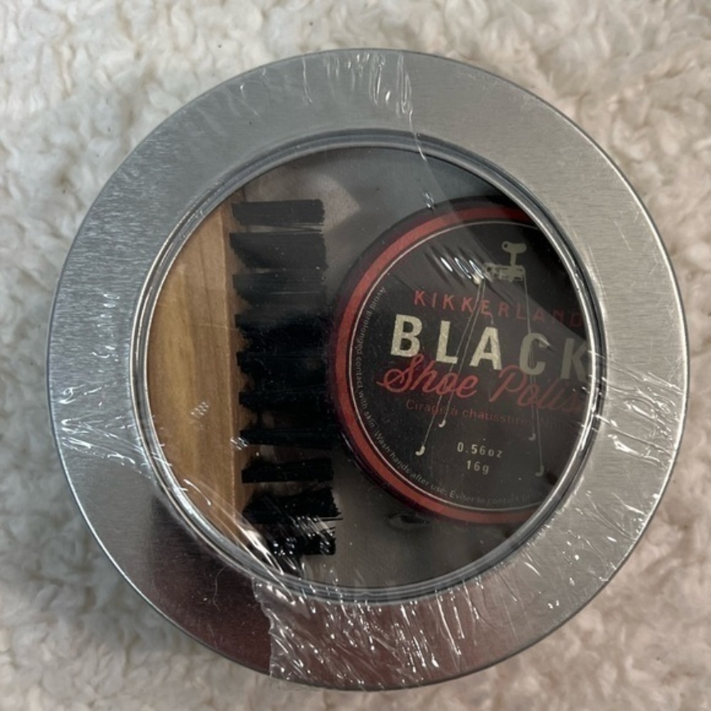 Kikkerland Travel Shoe Shine Kit - Picture 2 of 3